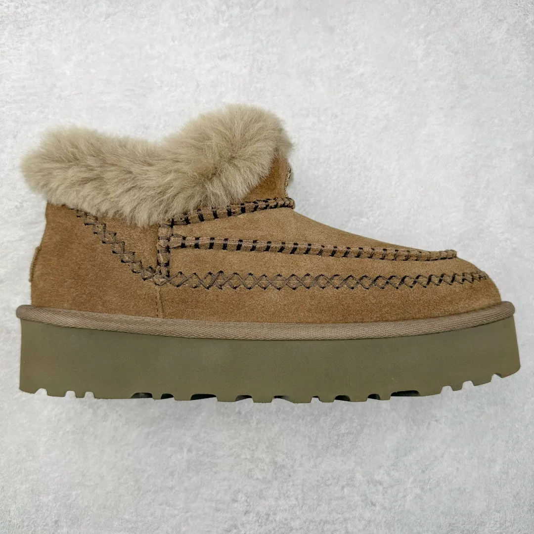 Pick up locally 💰560 UGG 8224 Alpine low-cut autumn and winter sheep fur integrated snow boots. All shoes are made from ZP. Longfeng A-grade Australian imported sheep fur integrated brand OEM production line. Fully follow the ZP process. OEM original pattern maker. Adhering to the principle of no original shoes and no development selection. Pay attention to every detail. The most authentic version on the market TREADLITE "Light Wing" technology outsole Lightweight/durable/flexible/pile size: 35 36 37 38 39 40 Coding: by3936000